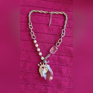 Chic Silver Pearl and White Gemstone Necklace And Earrings